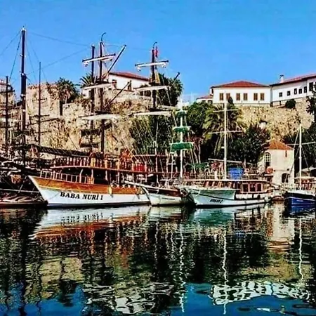 Old Town Yat Limani Deniz Yakini Muhtesem Ev *